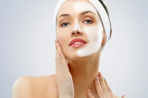 Jak zrobić peeling do twarzy, aby uzyskać gładką i zdrową skórę